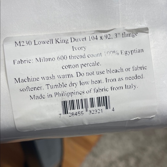 Matouk Lowell King Duvet in Ivory - Picture 2 of 4